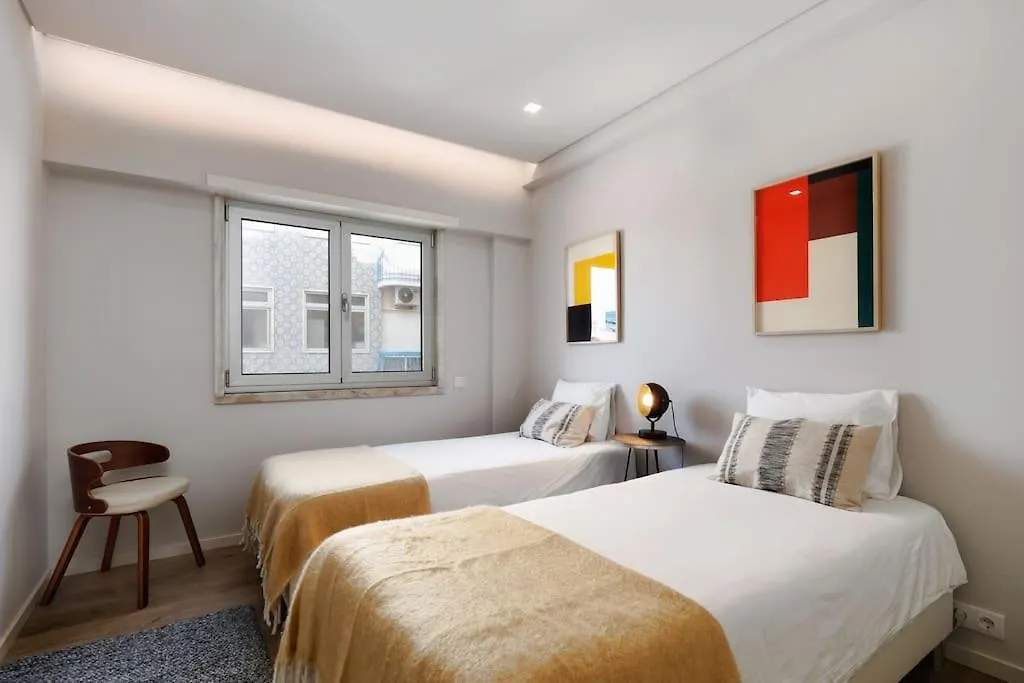 Lisbon Central Apartment With Balcony 0*,  Португалия