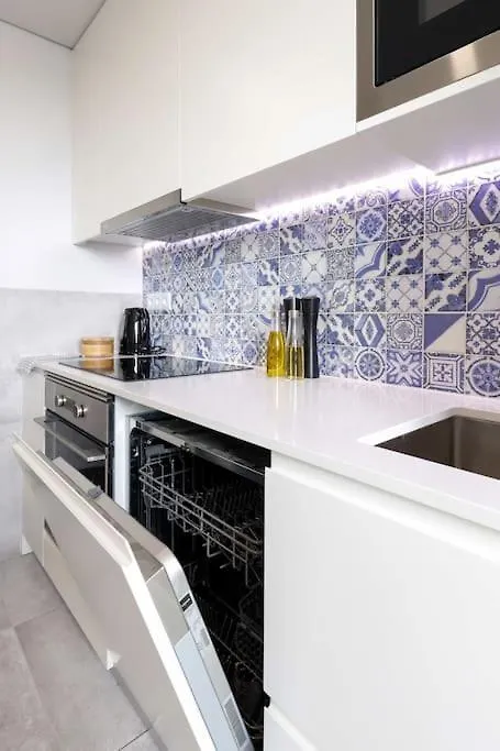 Lisbon Central Apartment With Balcony Португалия
